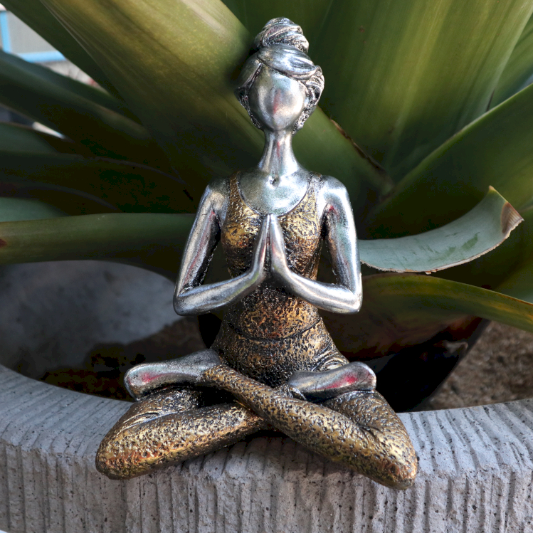 Yoga Dama Figure